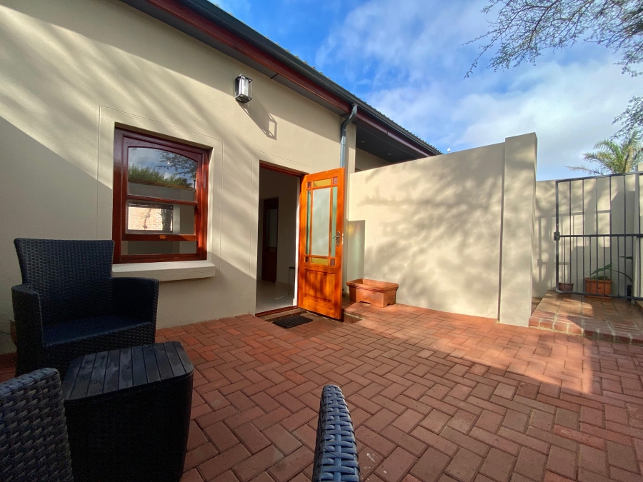 To Let 1 Bedroom Property for Rent in Flamingo Vlei Western Cape